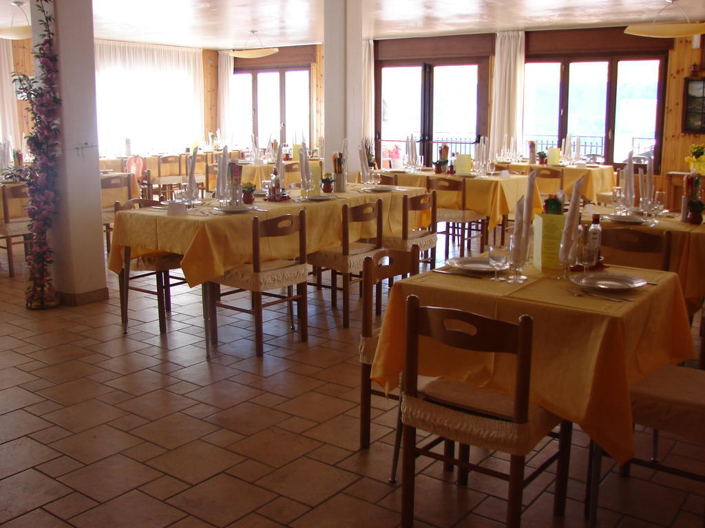 Albergo Ristorante Baraglia Mello Esterno foto